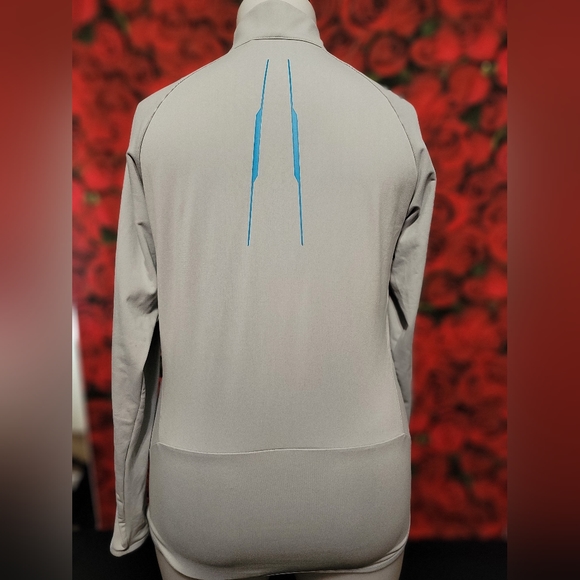 Sport Shirt - Picture 3 of 6